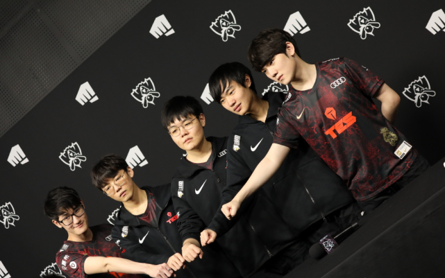 更是这一特 更是这一特