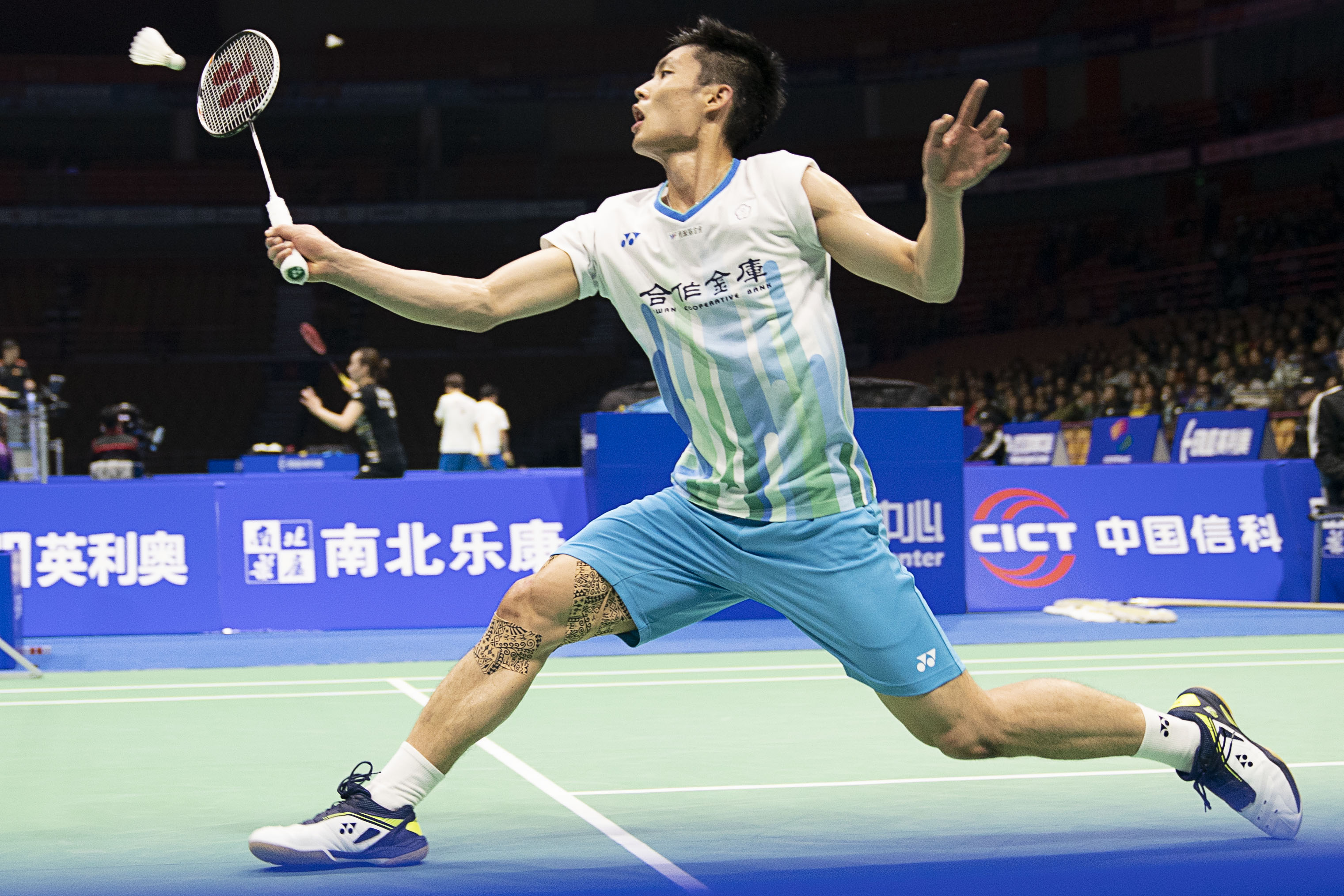 在场上频频 在场上频频